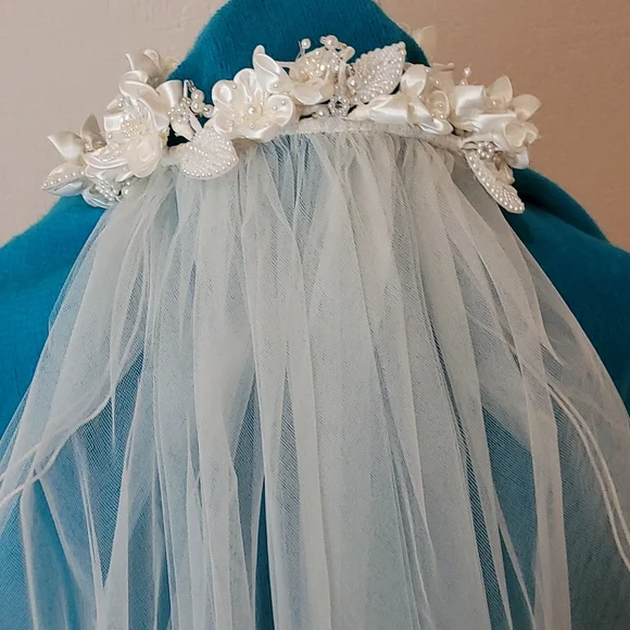 Wedding veil - Picture 9 of 10